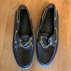 Hardly worn dark chocolate Sperry boat shoes